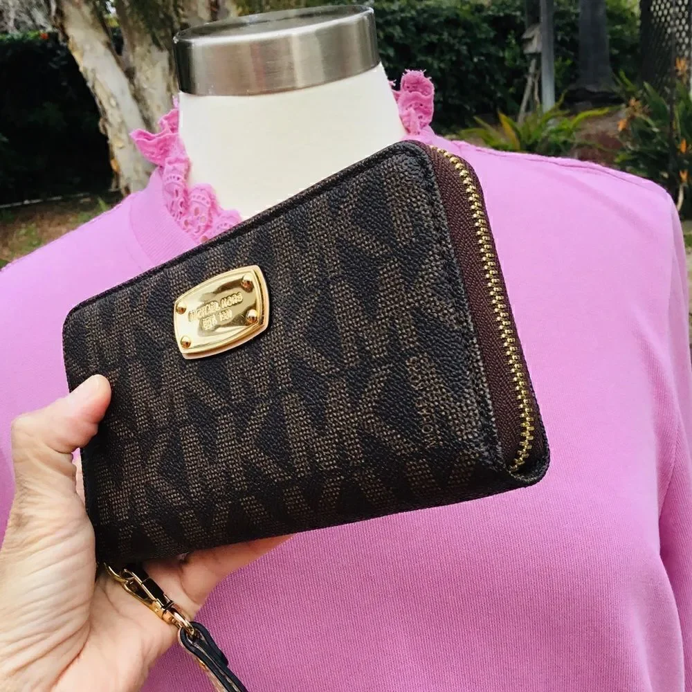 MICHAEL KORS JET SET WALLET SIGNATURE BROWN AND GOLD HARDWARE